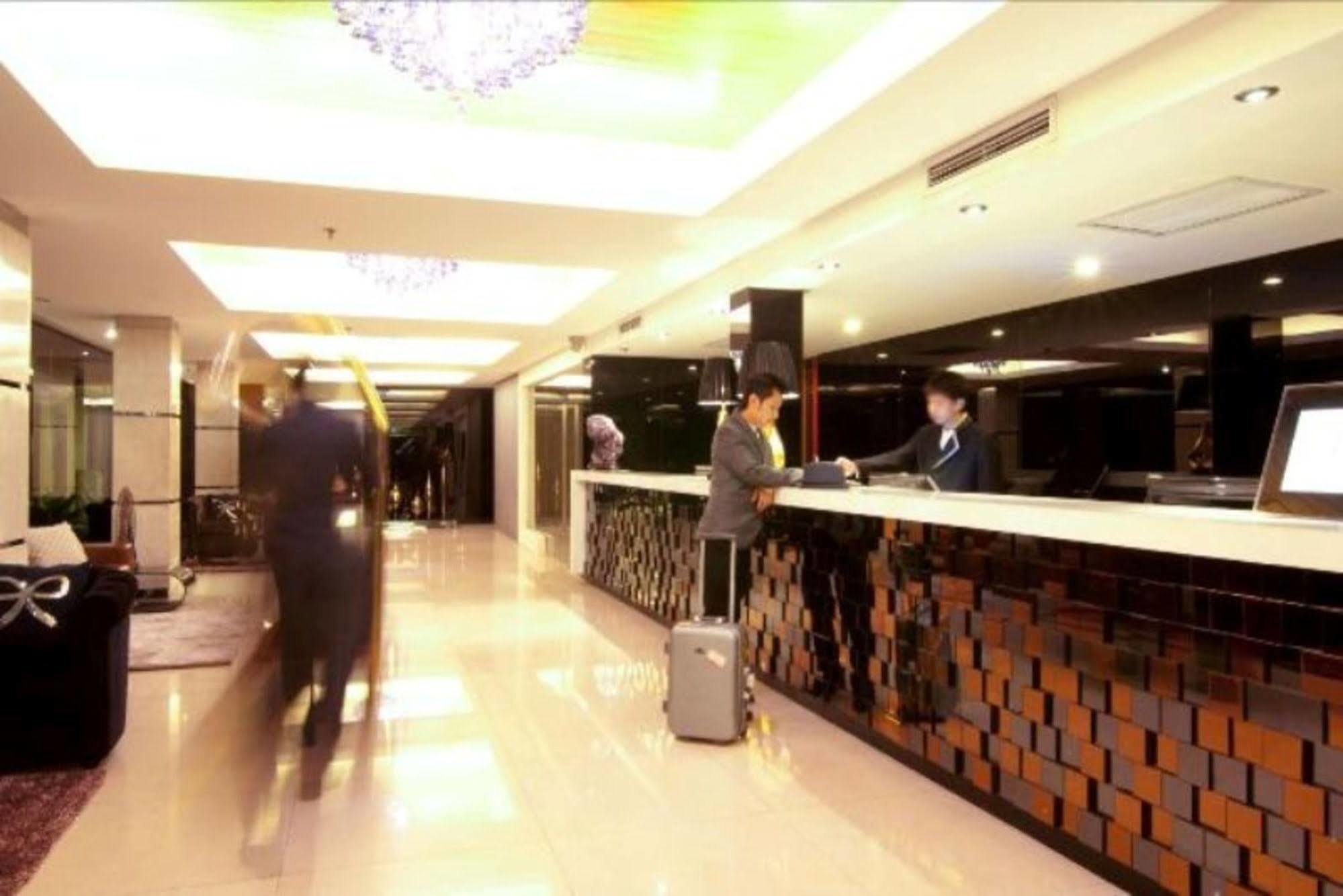 Rashmi'S Plaza Hotel Vientiane Exteriér fotografie